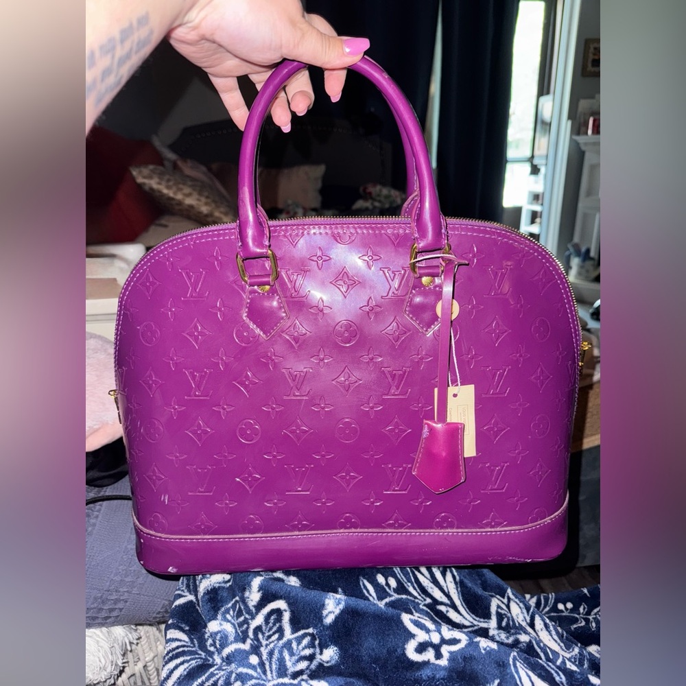 Louis Vuitton Vernis Alma GM bag
